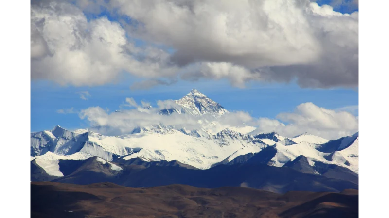 A marvellous view of Mount Everst in Nepal.